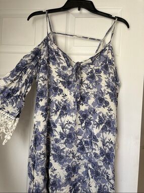Charlotte Russe White and Blue Floral Cold-Shoulder Mini Dress